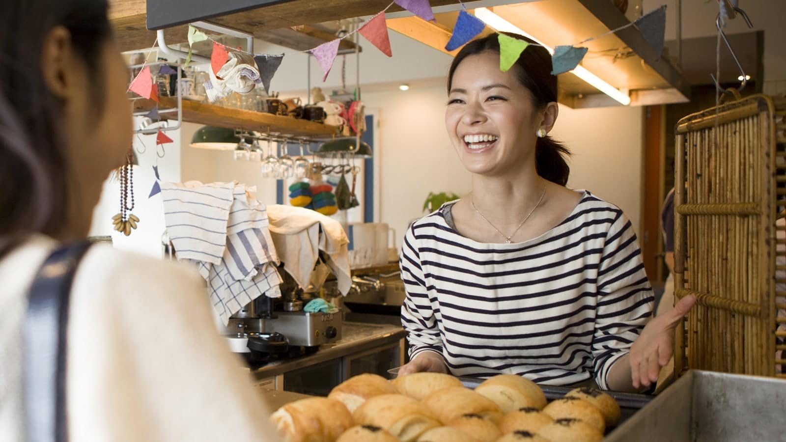 pagar a conta do restaurante com o cartão de crédito Visa